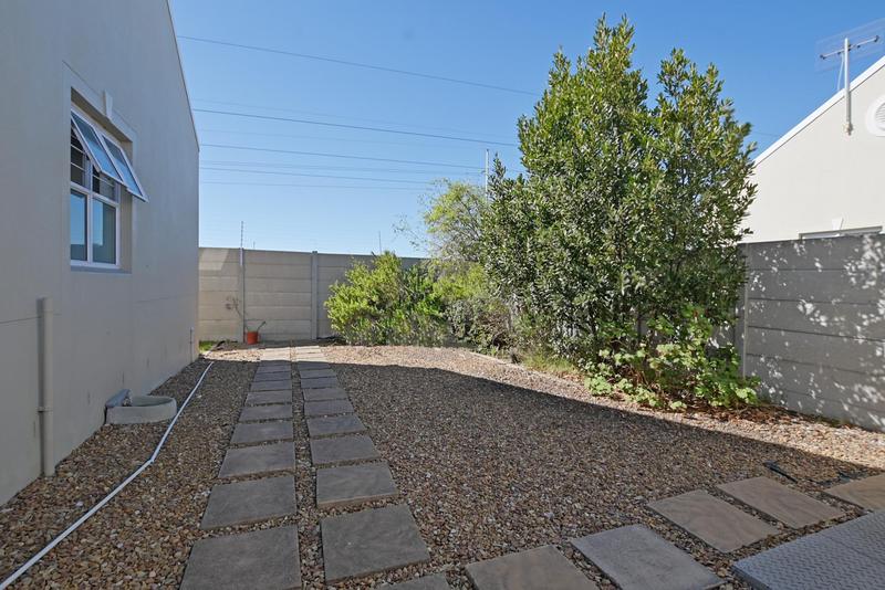 2 Bedroom Property for Sale in Sunningdale Western Cape